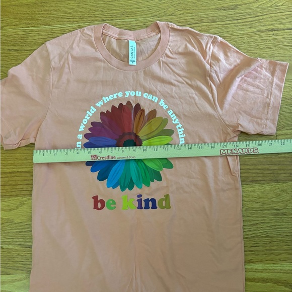 Bella + Canvas “Be Kind” Tshirt Women’s Medium Orange Casualwear Flower New - Picture 5 of 6